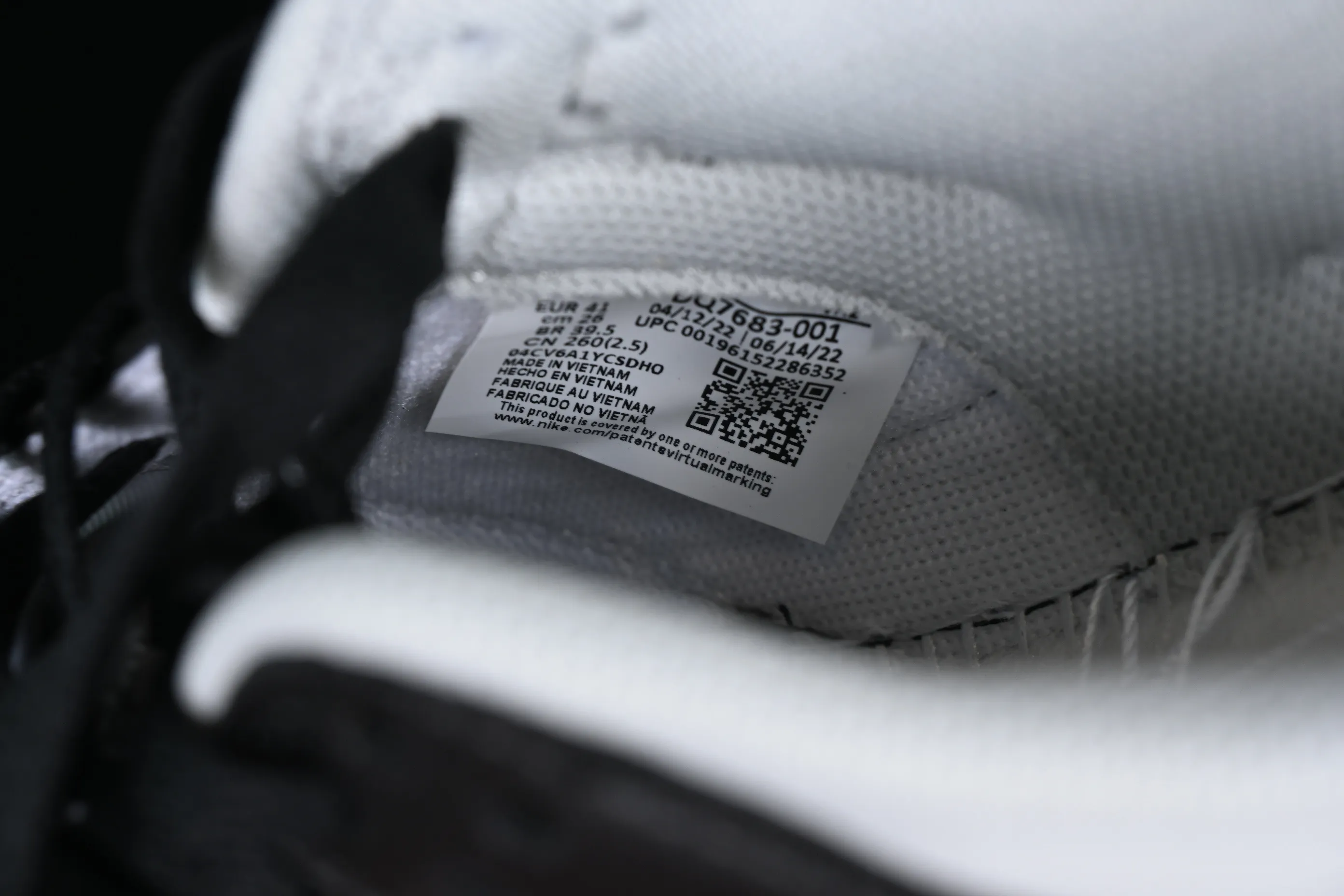 All categories Nk SB Dunk series Nk SB Dunk Low low-top sneakers Nk Dunk Low "Chenille" plush black hook SB low-top sports and leisure sneakers DQ7683-001